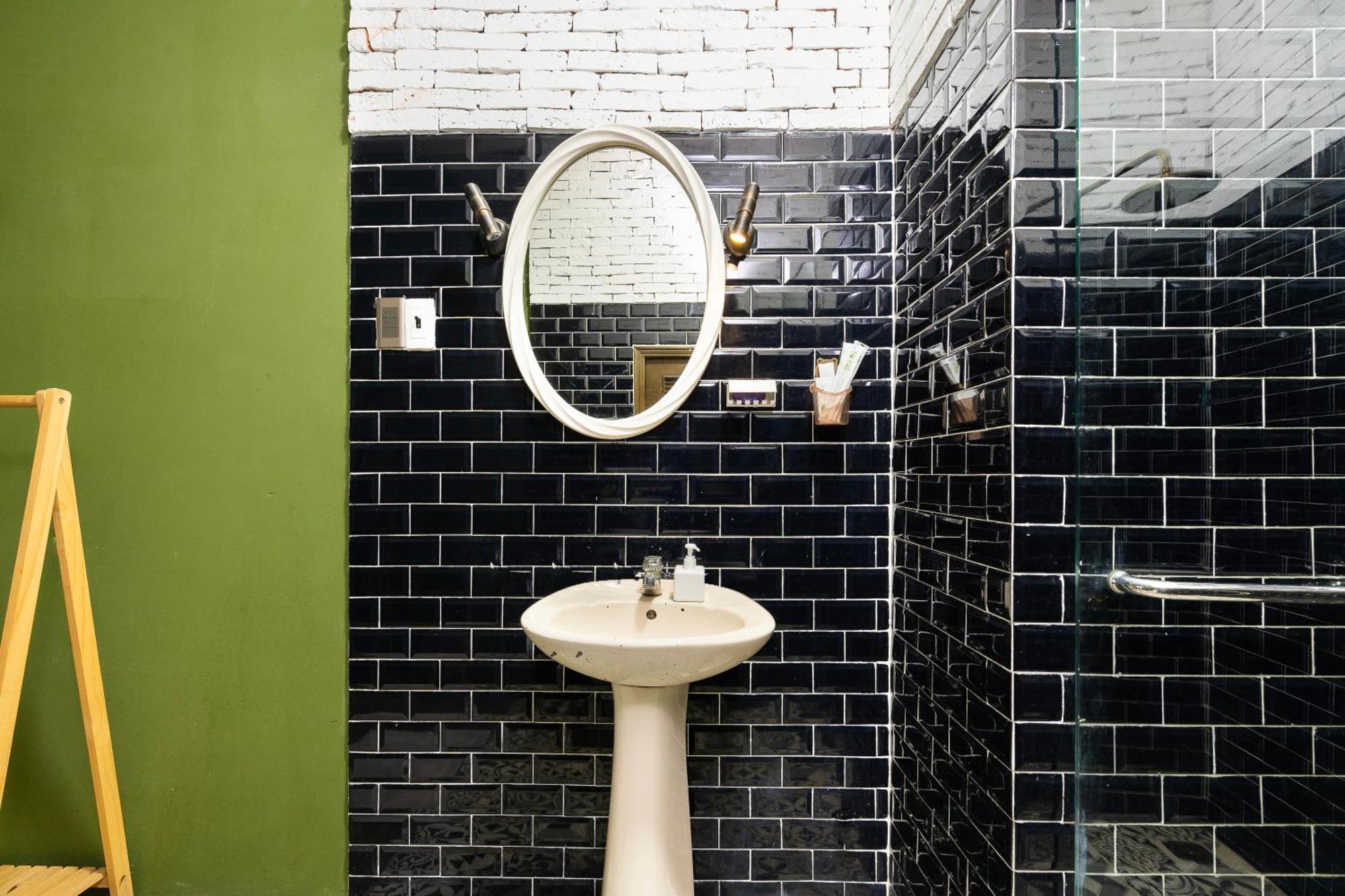 Charming A Little Saigon Apartment - Heart Of Vibrant District 1 Ho Chi Minh City
