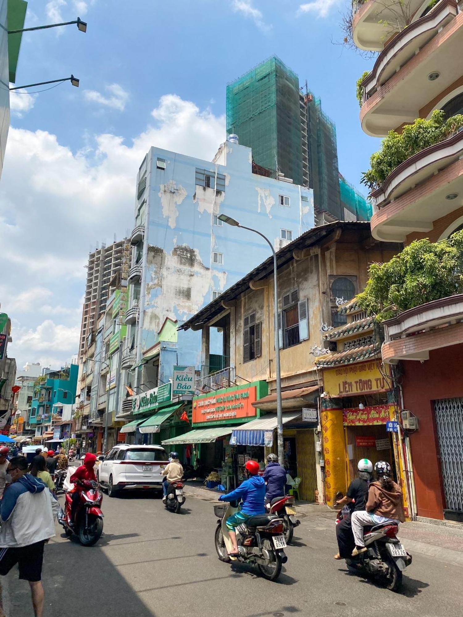 Charming A Little Saigon Apartment - Heart Of Vibrant District 1 * Ho Chi Minh City