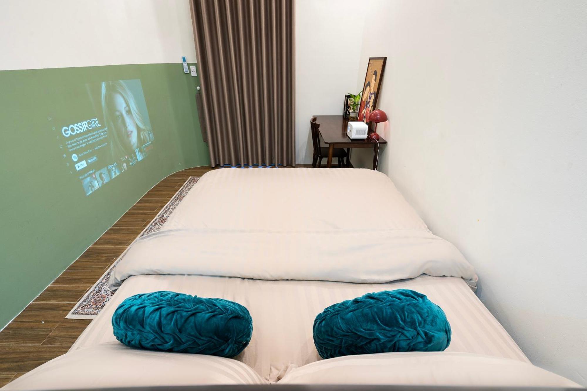 Charming A Little Saigon Apartment - Heart Of Vibrant District 1